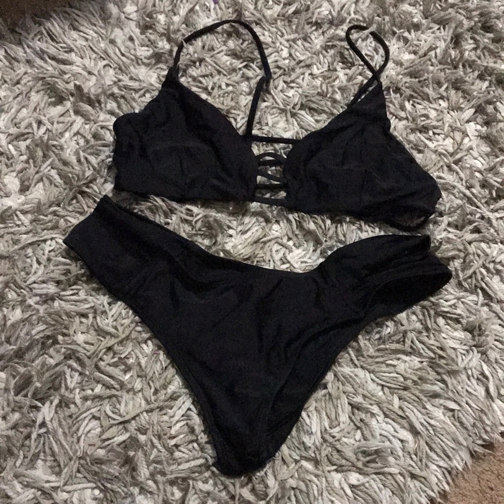 Black bikini